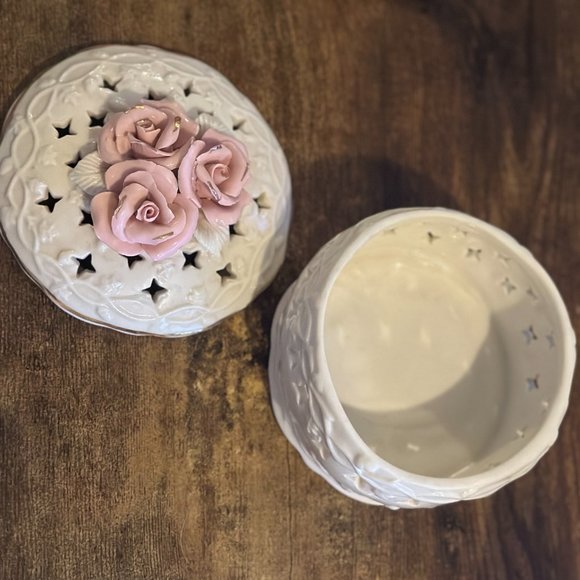 Vintage Ceramic Potpourrie Jewelry Trinket Box Lid Capodimonte Style Roses - Picture 13 of 16